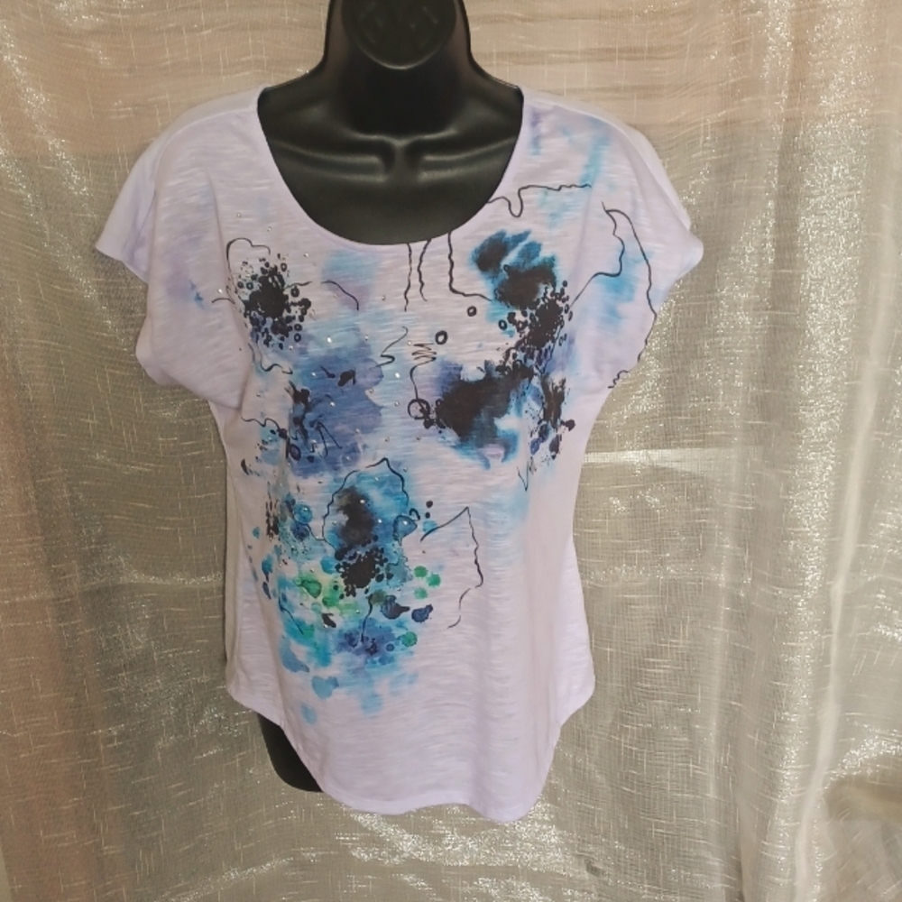 Apt 9 Floral shirt, Lavender with flowers and rhinestones, like new